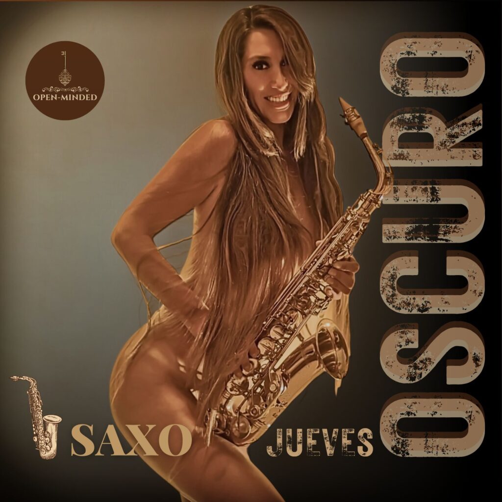 Mujer con saxofón y look elegante, promocionando los eventos únicos de Open-Minded Club en Valencia.